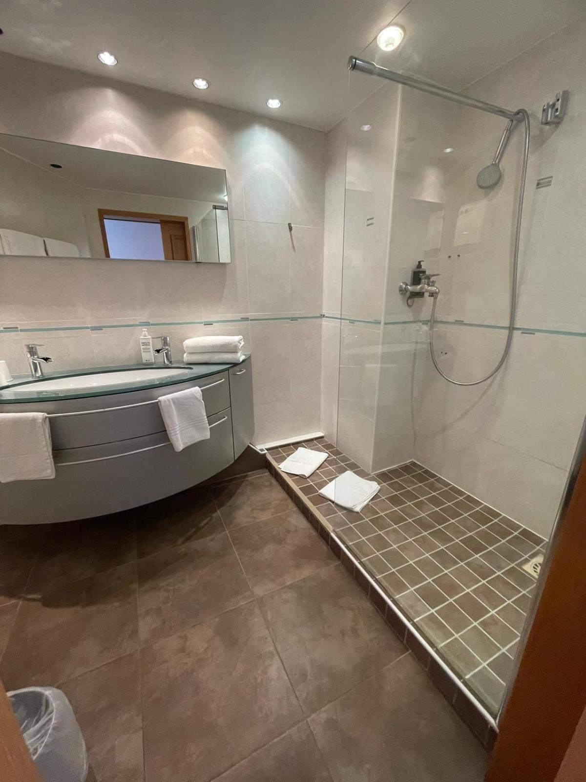 Ibis Styles Bethune Bruay La Buissiere Exterior photo